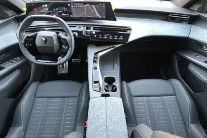 Photo 18 Peugeot 3008  Plug-in Hybrid 195 e-DCS7