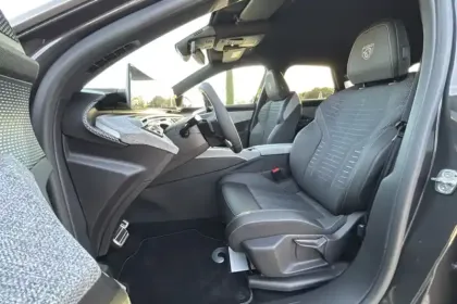 Photo 16 Peugeot 3008  Plug-in Hybrid 195 e-DCS7