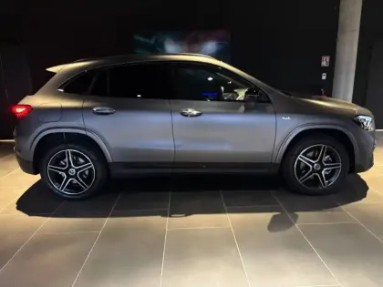 Photo 57 Mercedes GLA  250 e Hybrid EQ 8G-DCT