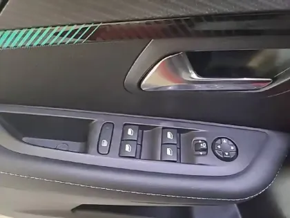 Photo 30 Peugeot 208  BlueHDi 100 S&S BVM6