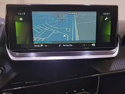 Photo 18 Peugeot 208  BlueHDi 100 S&S BVM6