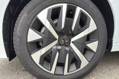 Photo 10 Peugeot 208  Hybrid 110 e-DCS6