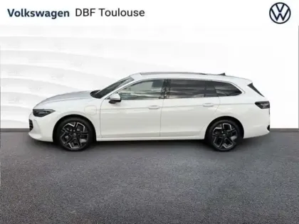 Photo 11 Volkswagen Passat NOUVELLE 1.5 EHYBRID 204CH DSG6 E