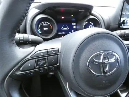 Photo 13 Toyota Yaris 120 VVT-i Design