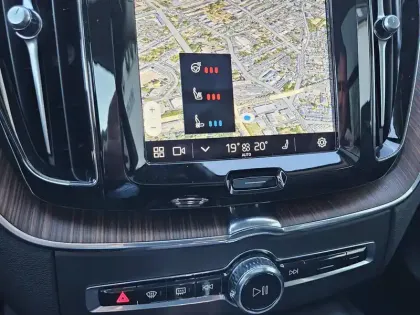 Photo 19 Volvo Xc60  B4 197 ch Geartronic 8