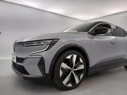 Photo 17 Renault Megane 220 ch autonomie confort GSR2 Techno