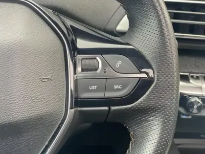 Photo 8 Peugeot 3008 II Puretech 130 S&amp;S GT LINE