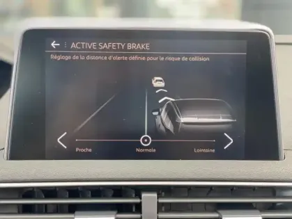 Photo 32 Peugeot 3008 II Puretech 130 S&amp;S GT LINE