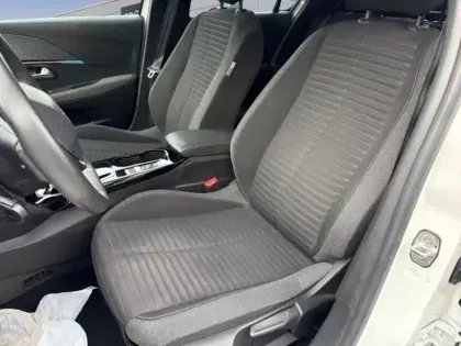 Photo 8 Peugeot 208  e- 136ch Style