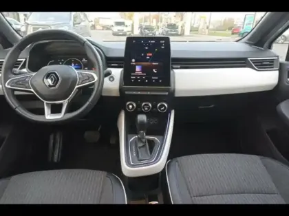 Photo 8 Renault Clio  1.6 E-Tech hybride 140ch Intens -21N