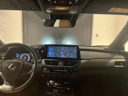 Photo 13 Lexus UX  300h Le 2WD Toit Ouvrant