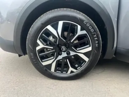 Photo 10 Citroën C4  1.2 Hybride 136ch S&S MAX Automatique