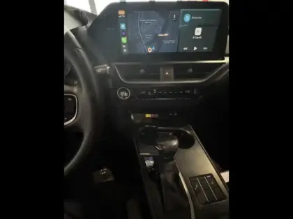 Photo 13 Lexus UX  250h Le 2WD