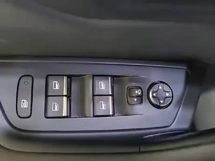 Photo 33 Peugeot 508  SW Hybrid 225 e-EAT8