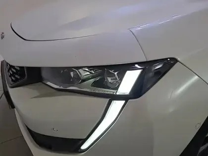 Photo 15 Peugeot 508  SW Hybrid 225 e-EAT8