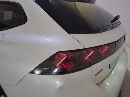 Photo 16 Peugeot 508  SW Hybrid 225 e-EAT8