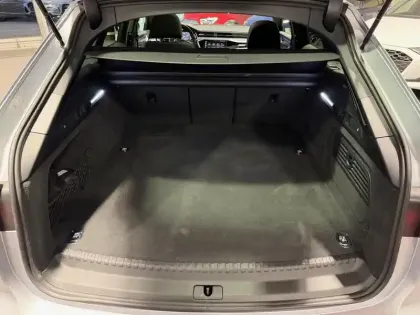 Photo 23 Audi A6  Avant 50 TFSIe 299 ch S tronic 7 Quattro