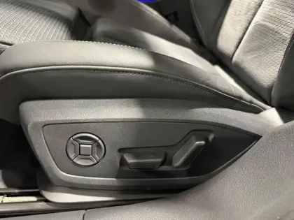 Photo 8 Audi A6  Avant 50 TFSIe 299 ch S tronic 7 Quattro