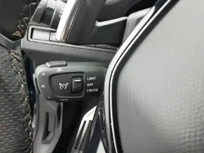 Photo 38 Peugeot 3008  Hybrid 225 e-EAT8