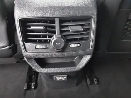 Photo 37 Peugeot 3008  Hybrid 225 e-EAT8