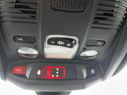 Photo 46 Peugeot 3008  Hybrid 225 e-EAT8