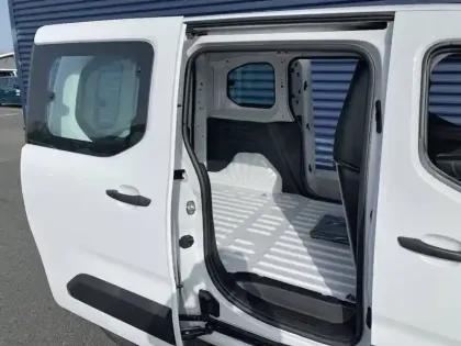 Photo 38 Peugeot Partner  FOURGON M 650 KG BLUEHDI 130 S&S EAT8