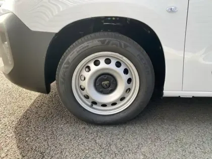 Photo 32 Peugeot Partner  FOURGON M 650 KG BLUEHDI 130 S&S EAT8