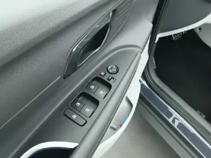 Photo 38 Hyundai Bayon  1.0 T-GDi 100 DCT-7 Hybrid 48V