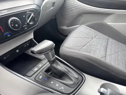 Photo 57 Hyundai Bayon  1.0 T-GDi 100 DCT-7 Hybrid 48V