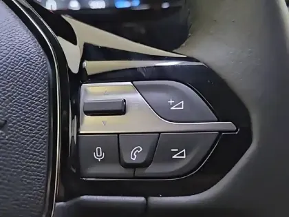 Photo 25 Peugeot 308  BlueHDi 130ch S&S EAT8