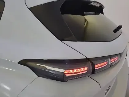 Photo 18 Peugeot 308  BlueHDi 130ch S&S EAT8