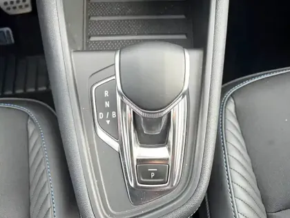 Photo 11 Renault Symbioz  E-Tech full hybrid 145