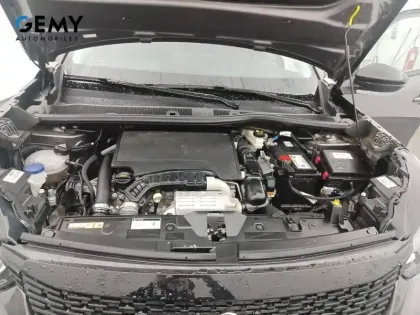 Photo 33 Peugeot 2008  PureTech 130 S&S EAT8