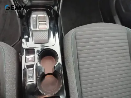 Photo 32 Peugeot 2008  PureTech 130 S&S EAT8