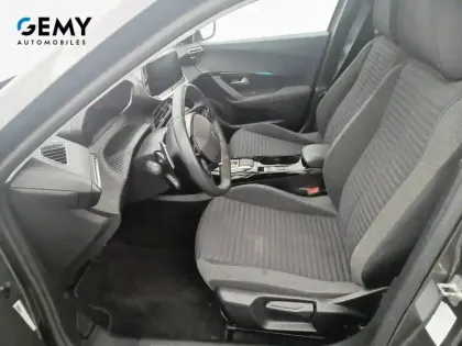 Photo 26 Peugeot 2008  PureTech 130 S&S EAT8