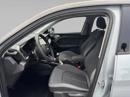 Photo 8 Audi A1  Sportback 25 TFSI 95 ch BVM5