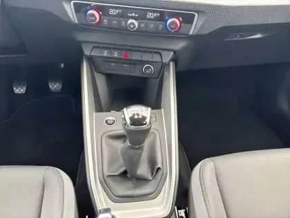 Photo 10 Audi A1  Sportback 25 TFSI 95 ch BVM5