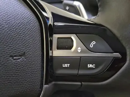 Photo 27 Peugeot 208  Hybrid 100 e-DCS6