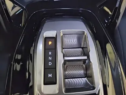 Photo 13 Peugeot 208  Hybrid 100 e-DCS6