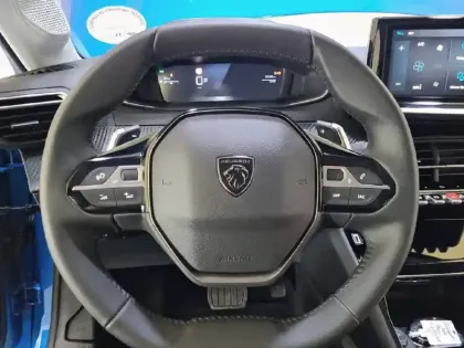 Photo 8 Peugeot 208  Hybrid 100 e-DCS6