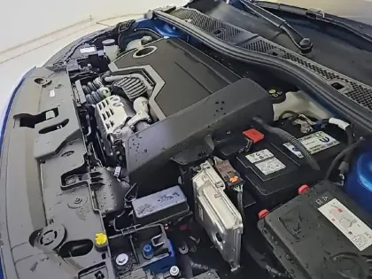 Photo 14 Peugeot 208  Hybrid 100 e-DCS6