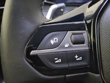 Photo 26 Peugeot 208  Hybrid 100 e-DCS6