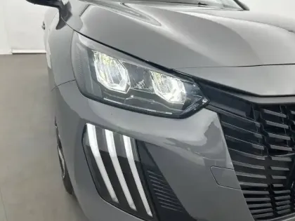 Photo 35 Peugeot 208  PureTech 75 S&S BVM5