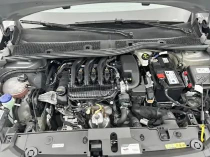 Photo 34 Peugeot 208  PureTech 75 S&S BVM5