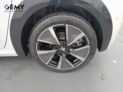 Photo 10 Peugeot 208  Electrique 50 kWh 136ch