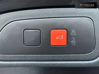 Photo 17 DS DS 7 DS7 Crossback Hybride E-Tense 225 EAT8