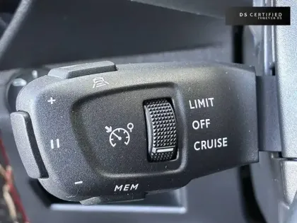 Photo 21 DS DS 7 DS7 Crossback Hybride E-Tense 225 EAT8