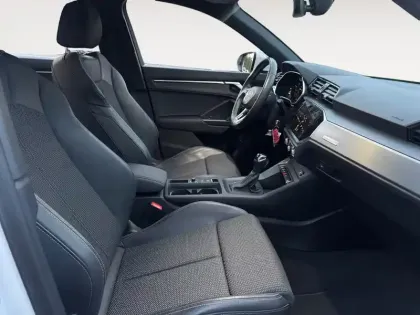 Photo 29 Audi Q3  45 TFSIe 245 ch S tronic 6