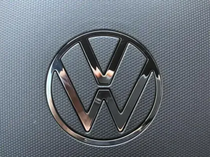 Photo 27 Volkswagen Golf  2.0 TDI 150 DSG7