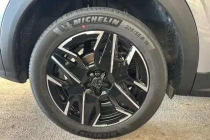 Photo 41 Peugeot 3008  Hybrid 136 e-DCS6